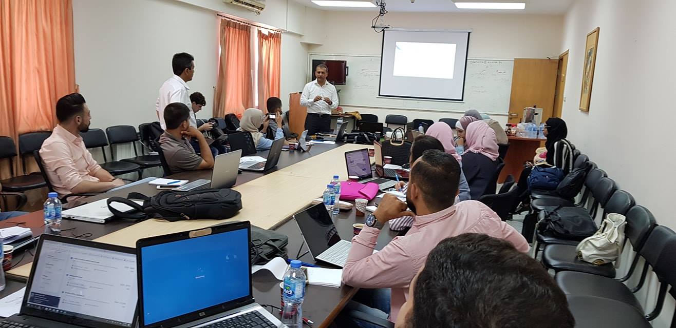 38475004_1936467889985937_1946213663668961280_n (1)